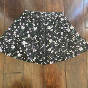 American Eagle Outfitters flare skirt. Has decorative buttons down front